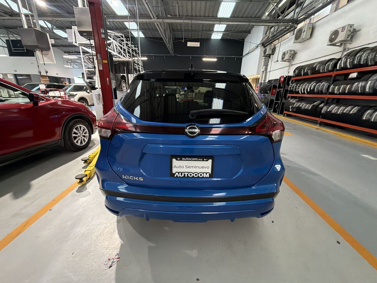 2023 Nissan KICKS KICKS PLATINUM CVT NEGRO BI-TONO