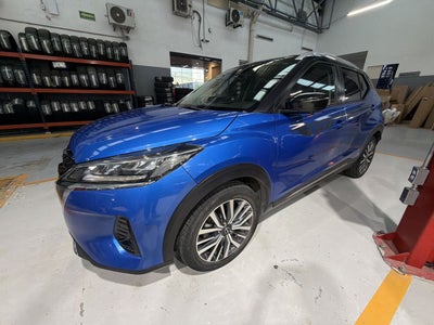 2023 Nissan KICKS KICKS PLATINUM CVT NEGRO BI-TONO