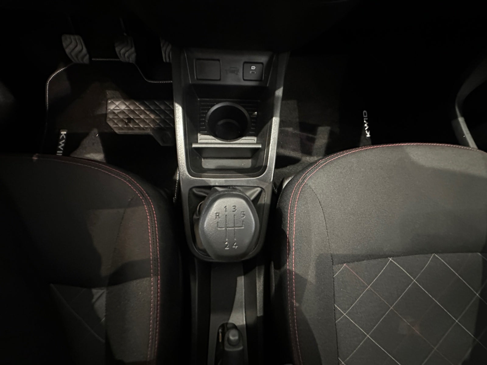 2026 RENAULT KWID INTENS