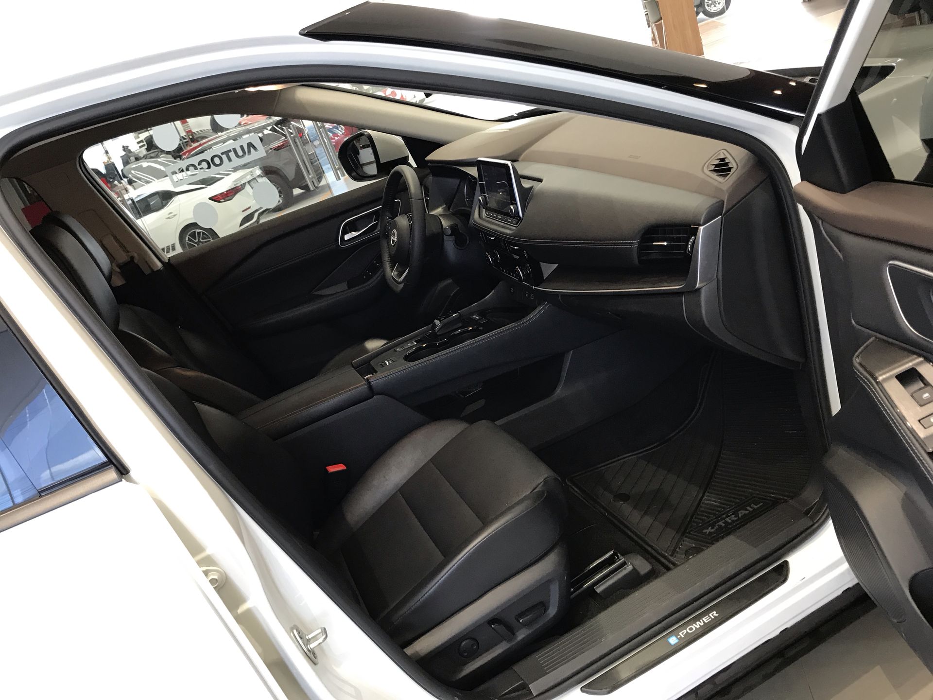 2025 Nissan X-TRAIL EXCLUSIVE E-POWER 2 ROW 25