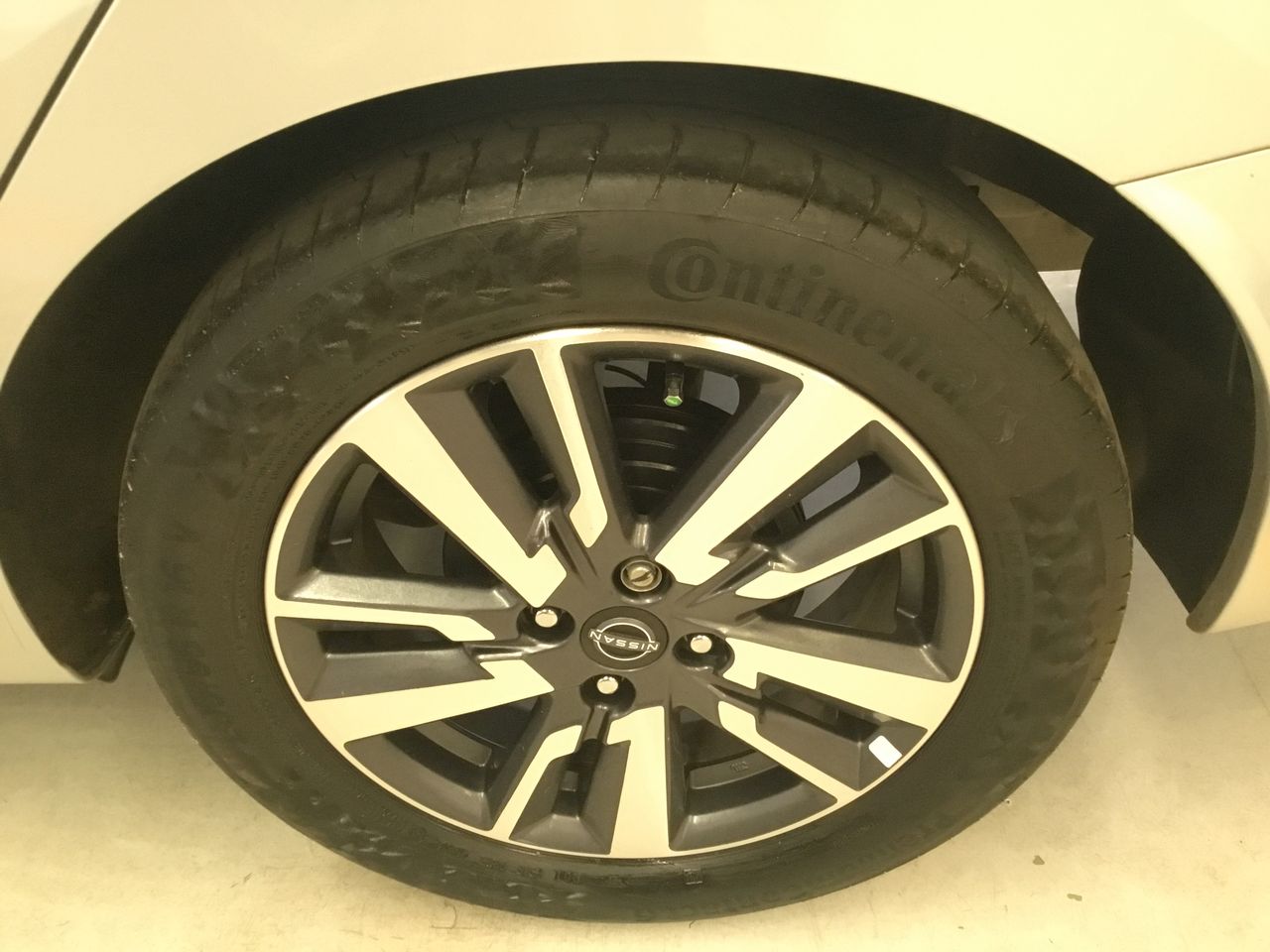 2023 Nissan VERSA ADVANCE MT 23