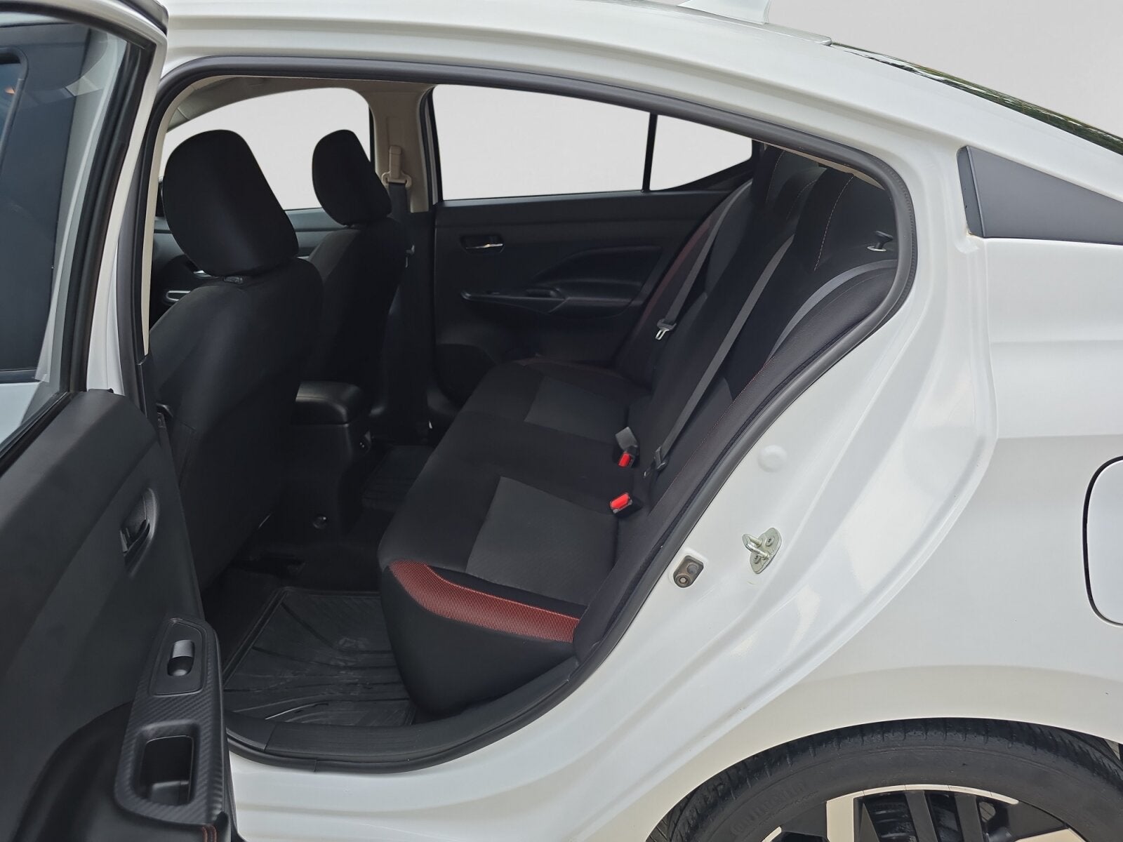 2023 Nissan VERSA SR CVT 23