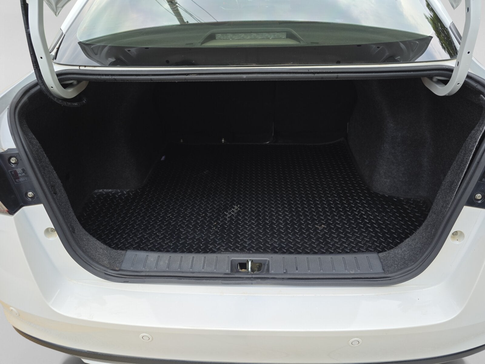 2023 Nissan VERSA SR CVT 23