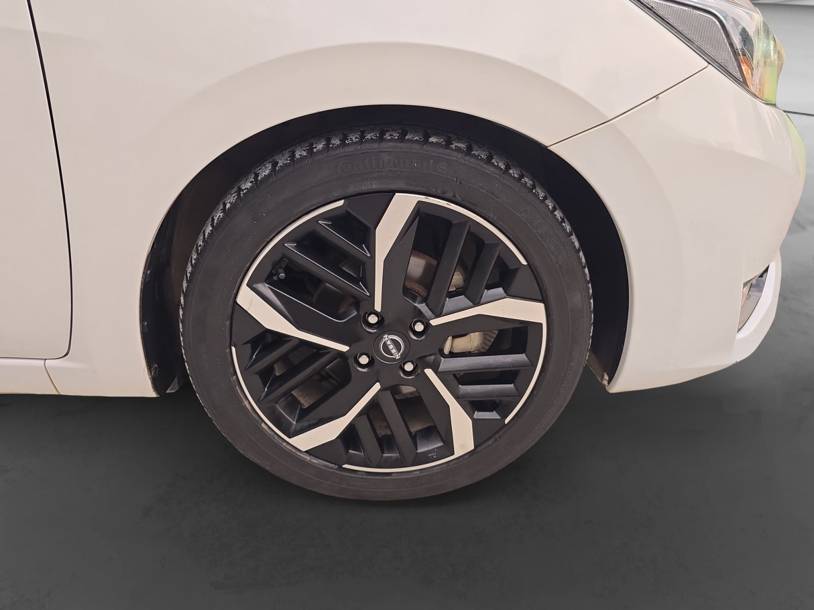 2023 Nissan VERSA SR CVT 23