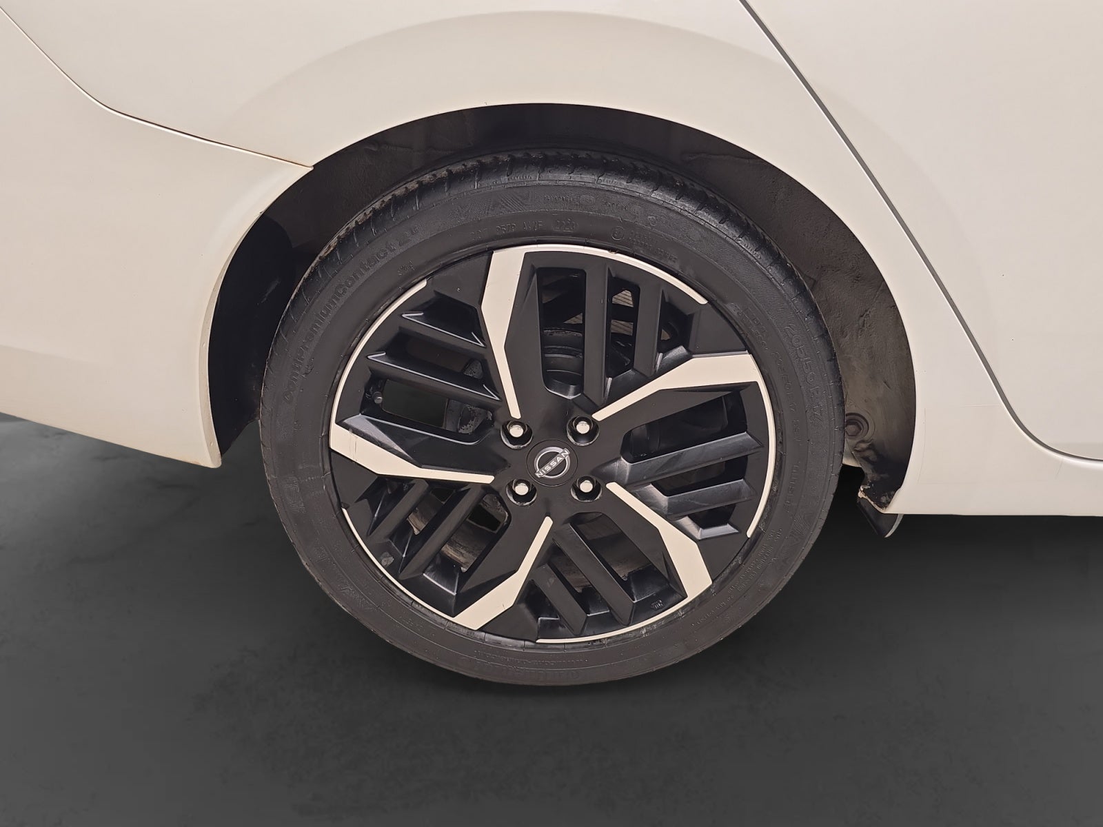 2023 Nissan VERSA SR CVT 23