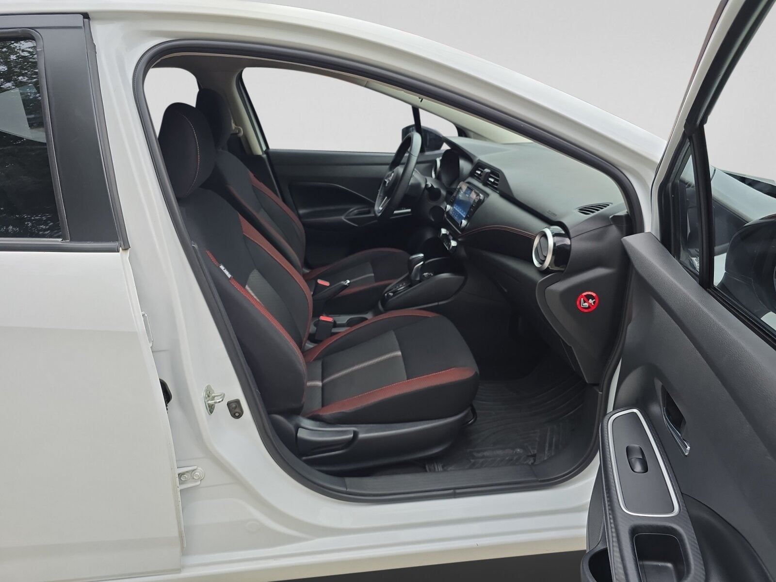 2023 Nissan VERSA SR CVT 23