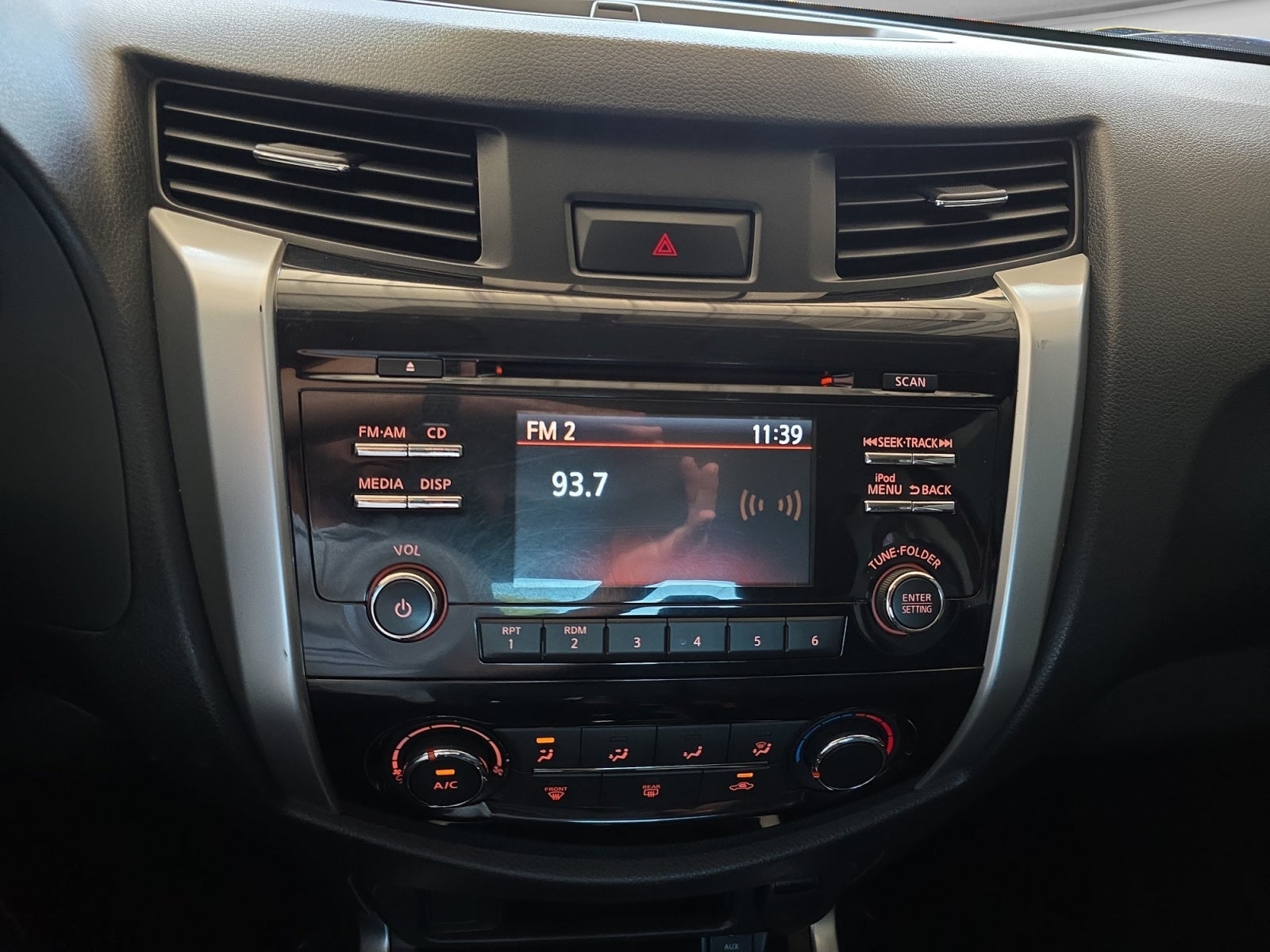 2020 Nissan FRONTIER LE TM AC