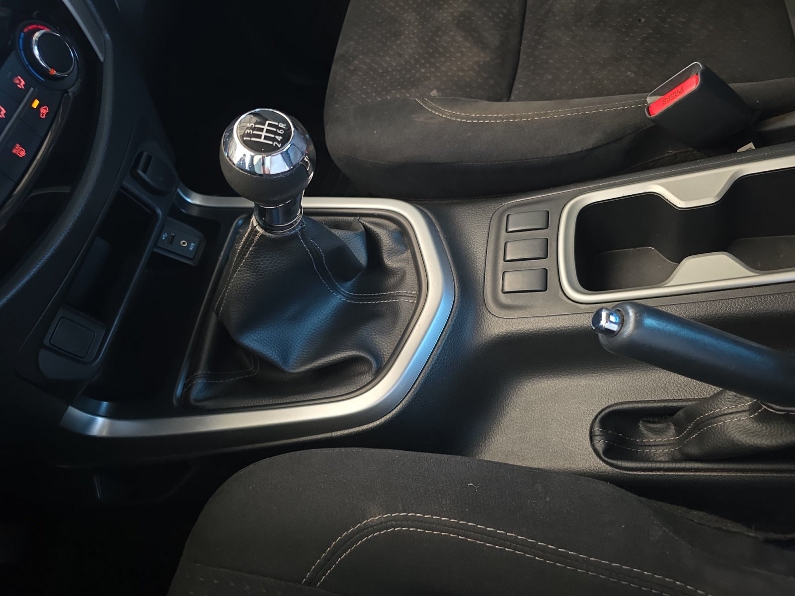 2020 Nissan FRONTIER LE TM AC