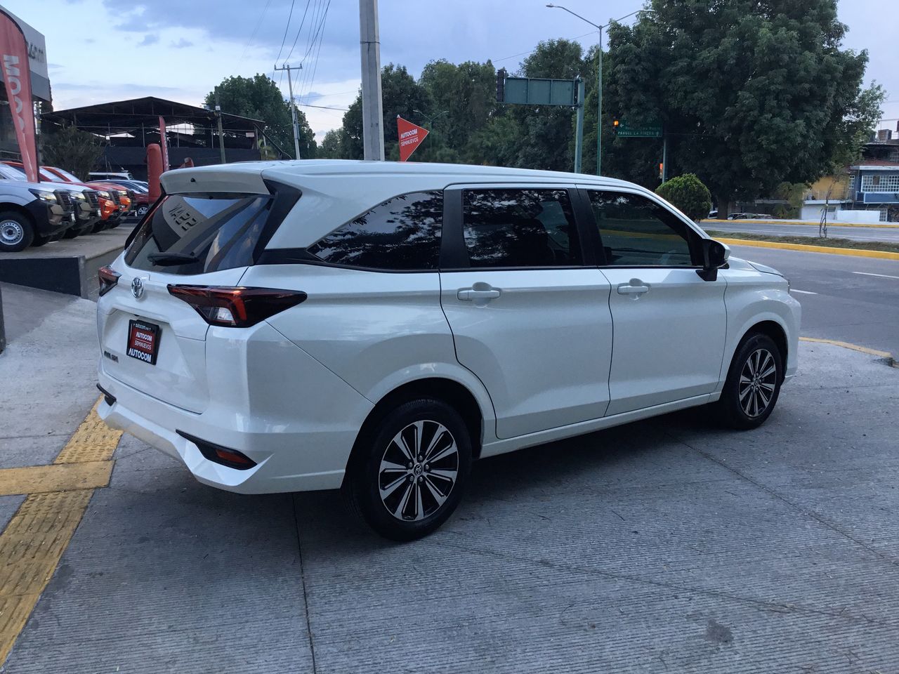 2022 Toyota AVANZA XLE CVT