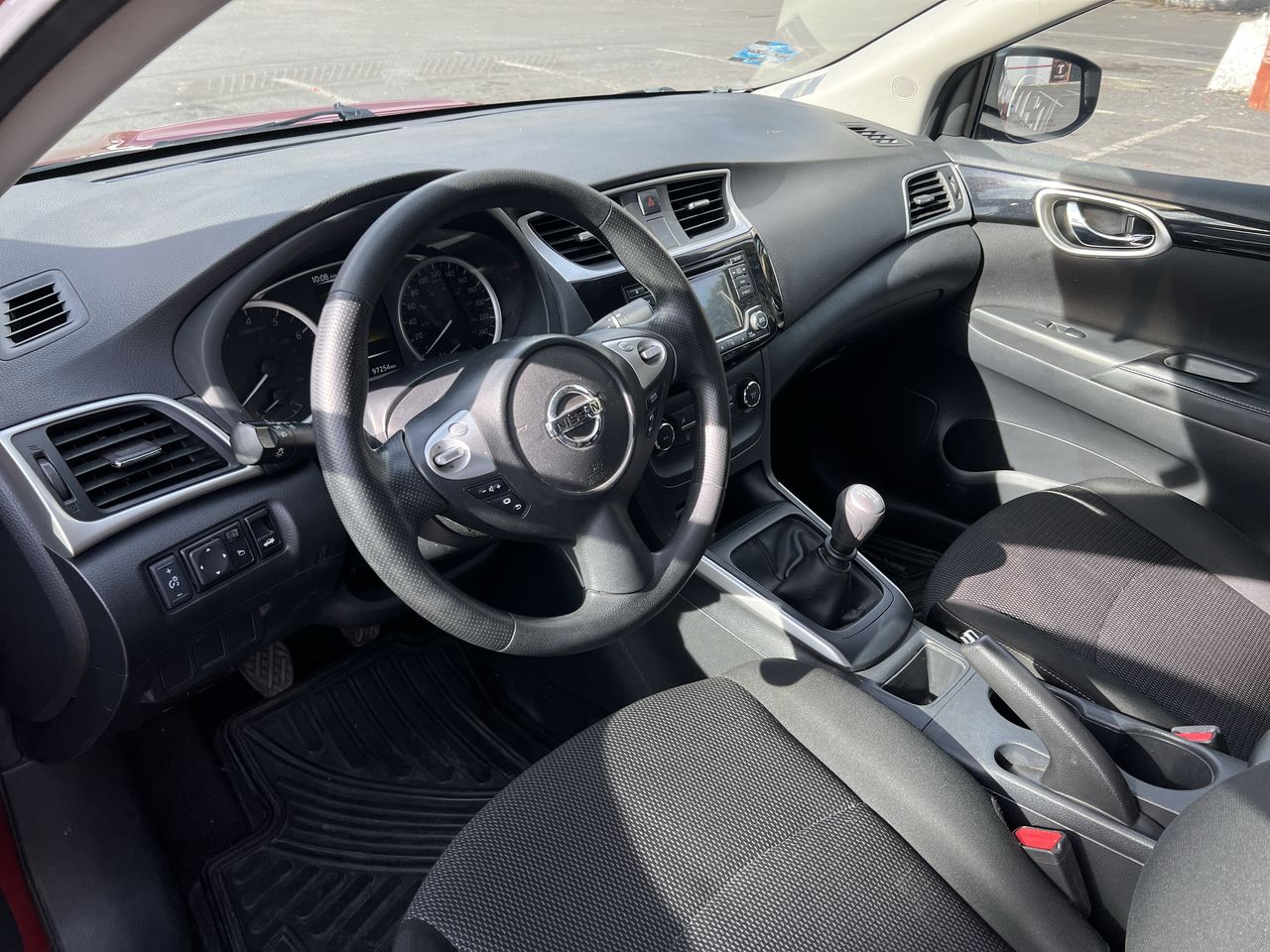 2019 Nissan SENTRA ADVANCE MT