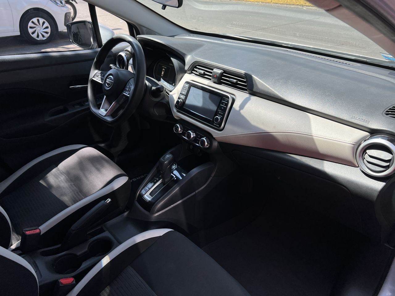 2022 Nissan VERSA ADVANCE MT