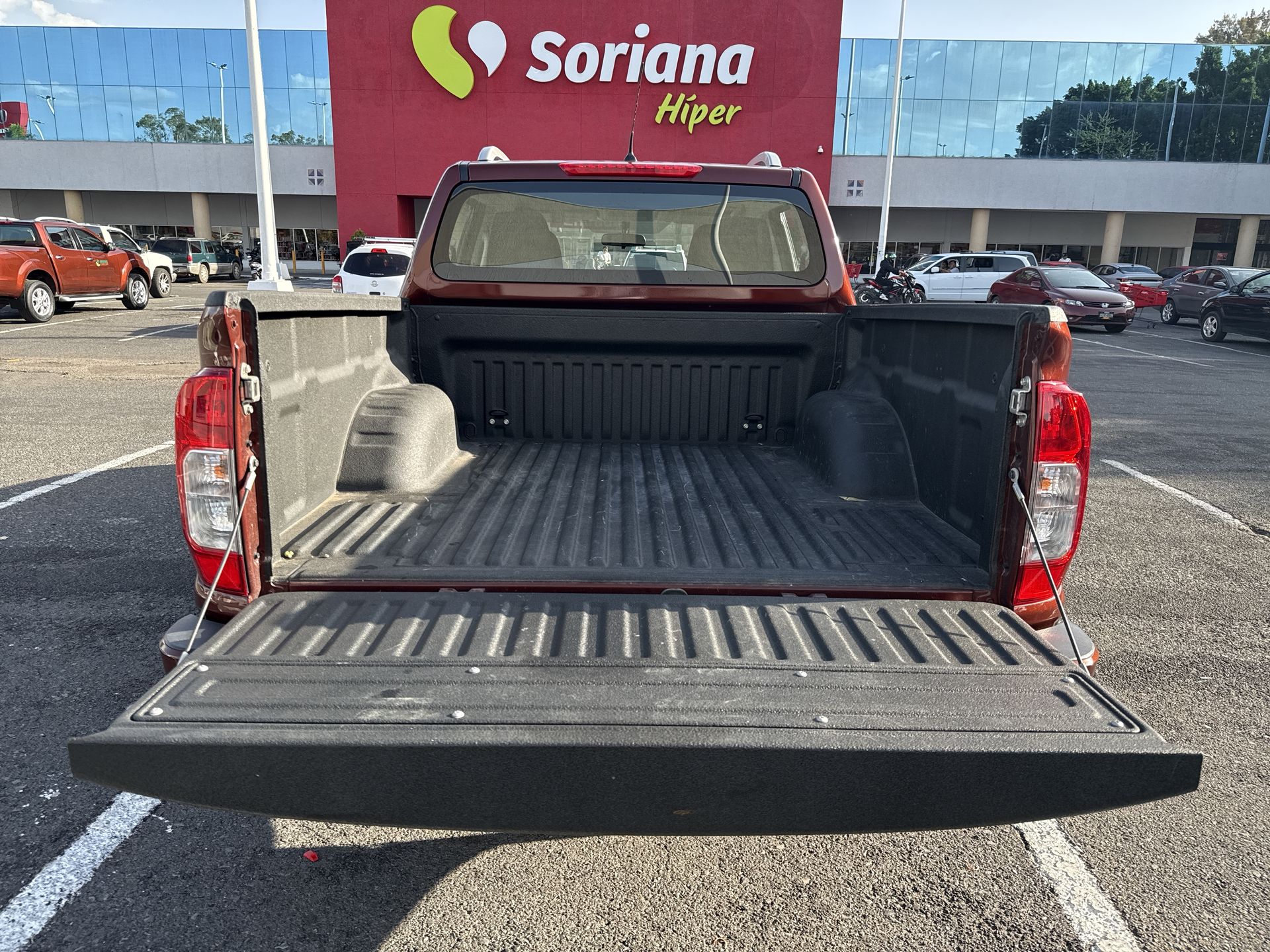 2023 Nissan FRONTIER FRONTIER  LE TA