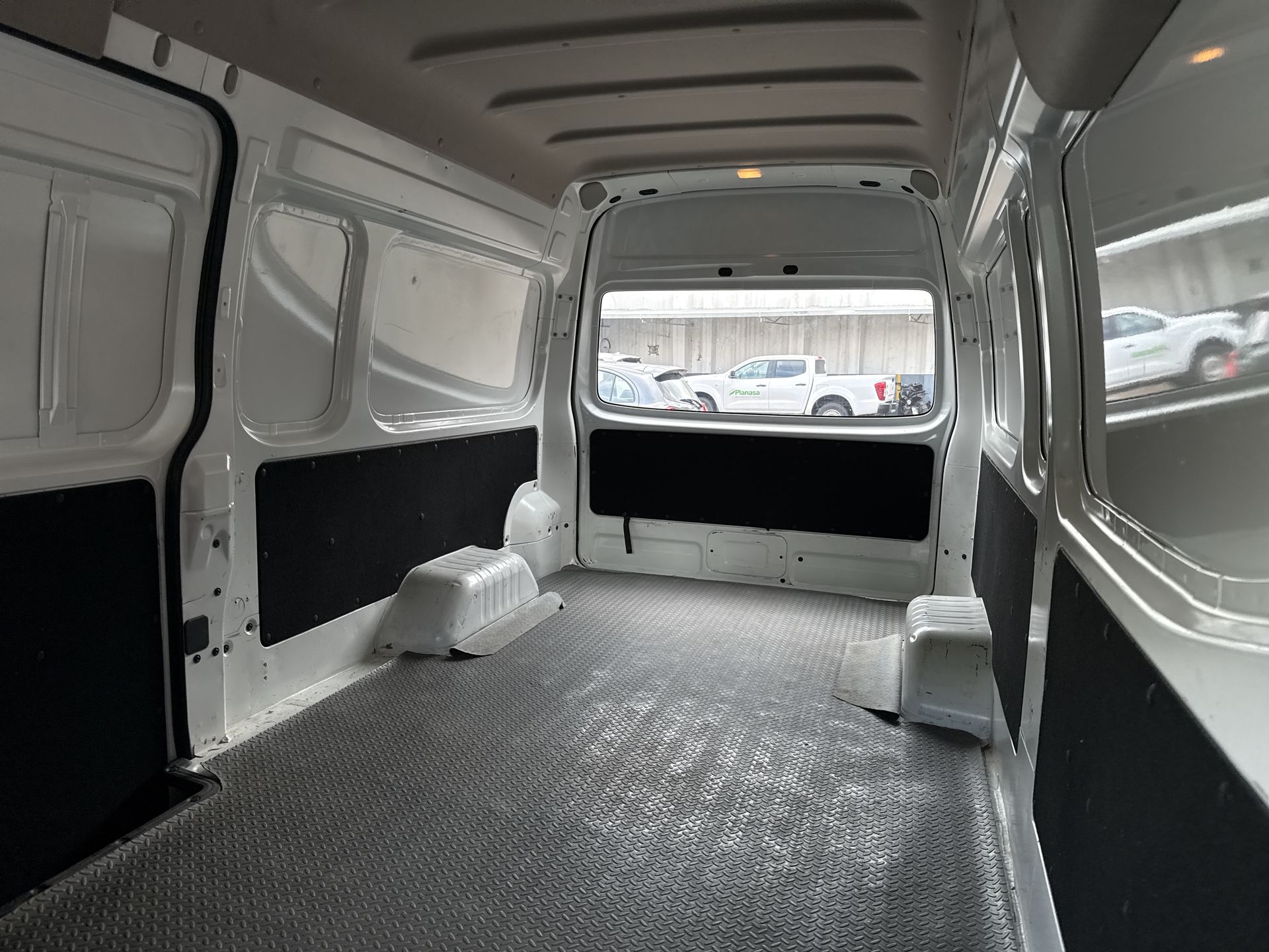 2023 Nissan NV350 URVAN PANEL AMPLIA AA 23