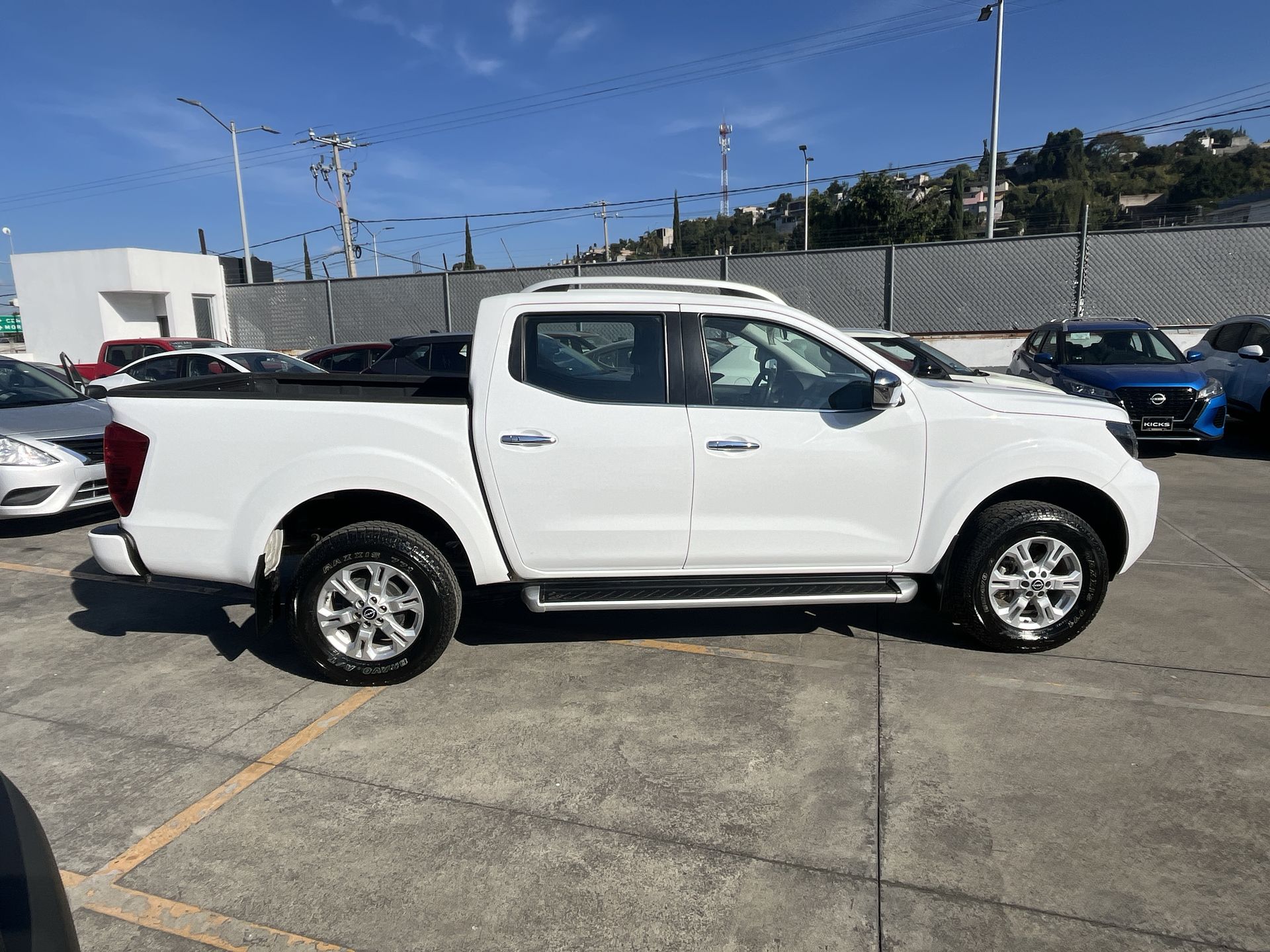 2023 Nissan FRONTIER LE TM 23