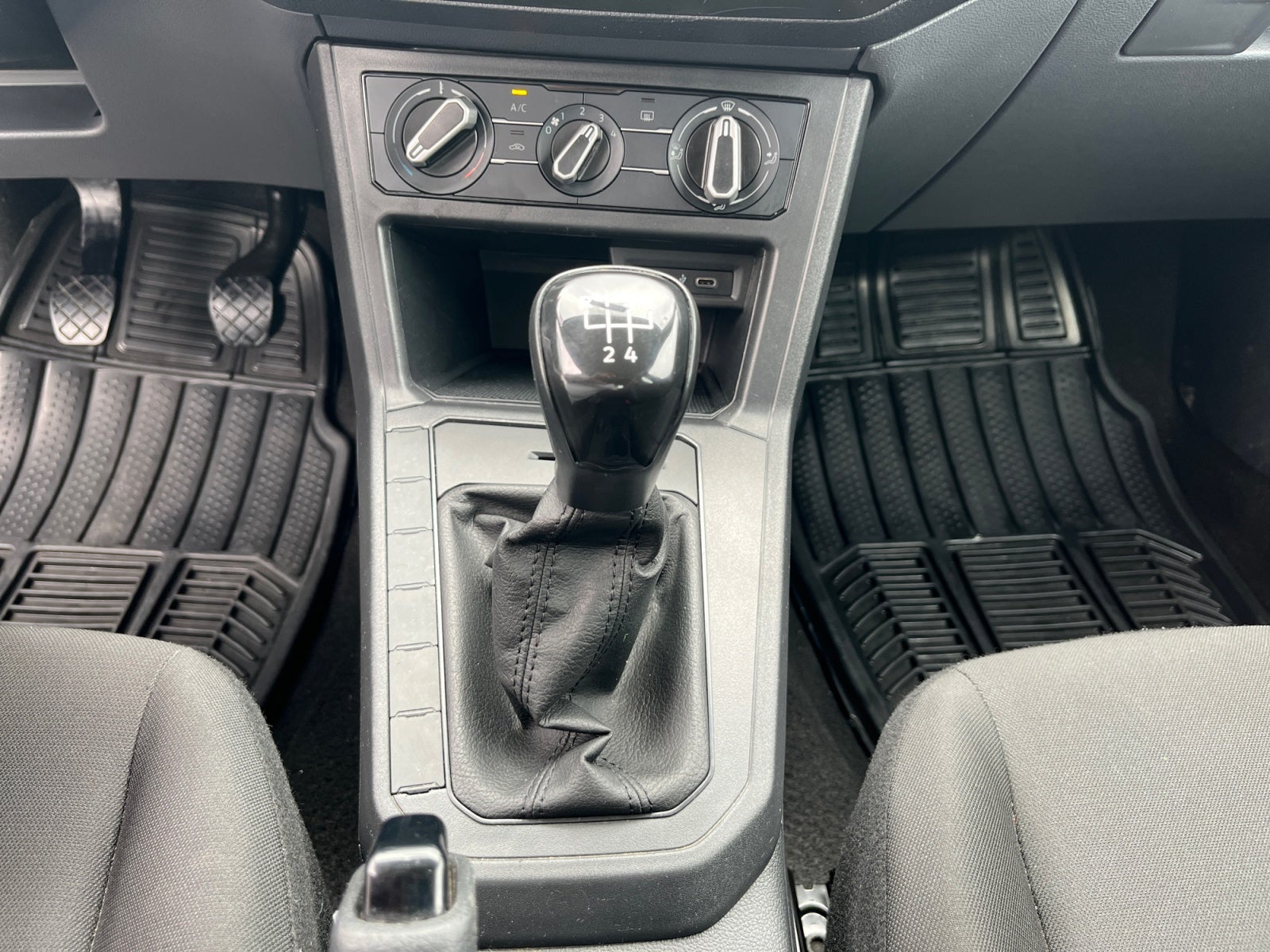 2025 Volkswagen POLO TRACK