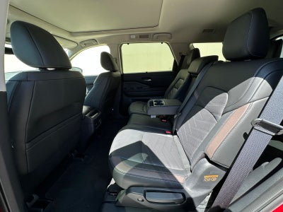 2025 Nissan Pathfinder PLATINUM V6 3.5L 270 CP 5 PUERTAS AUT PIEL BA AA