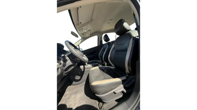 2022 Nissan VERSA 4 PTS PLATINUM CVT AAC AUT VE PIEL GPS F LED RA-17