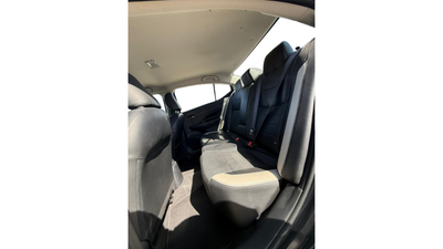 2022 Nissan VERSA 4 PTS PLATINUM CVT AAC AUT VE PIEL GPS F LED RA-17