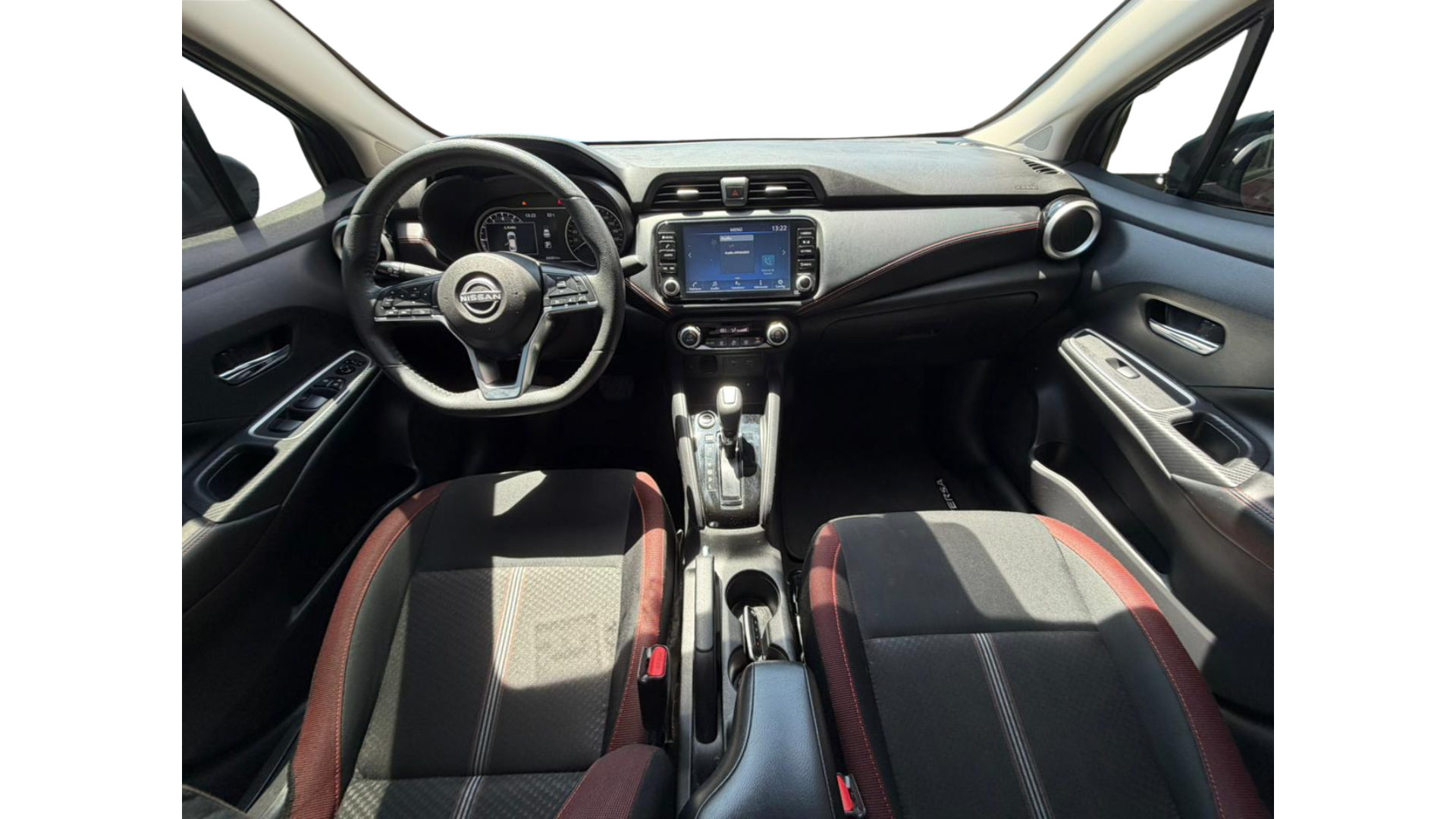 2024 Nissan VERSA 4P SR L41.6 AUT