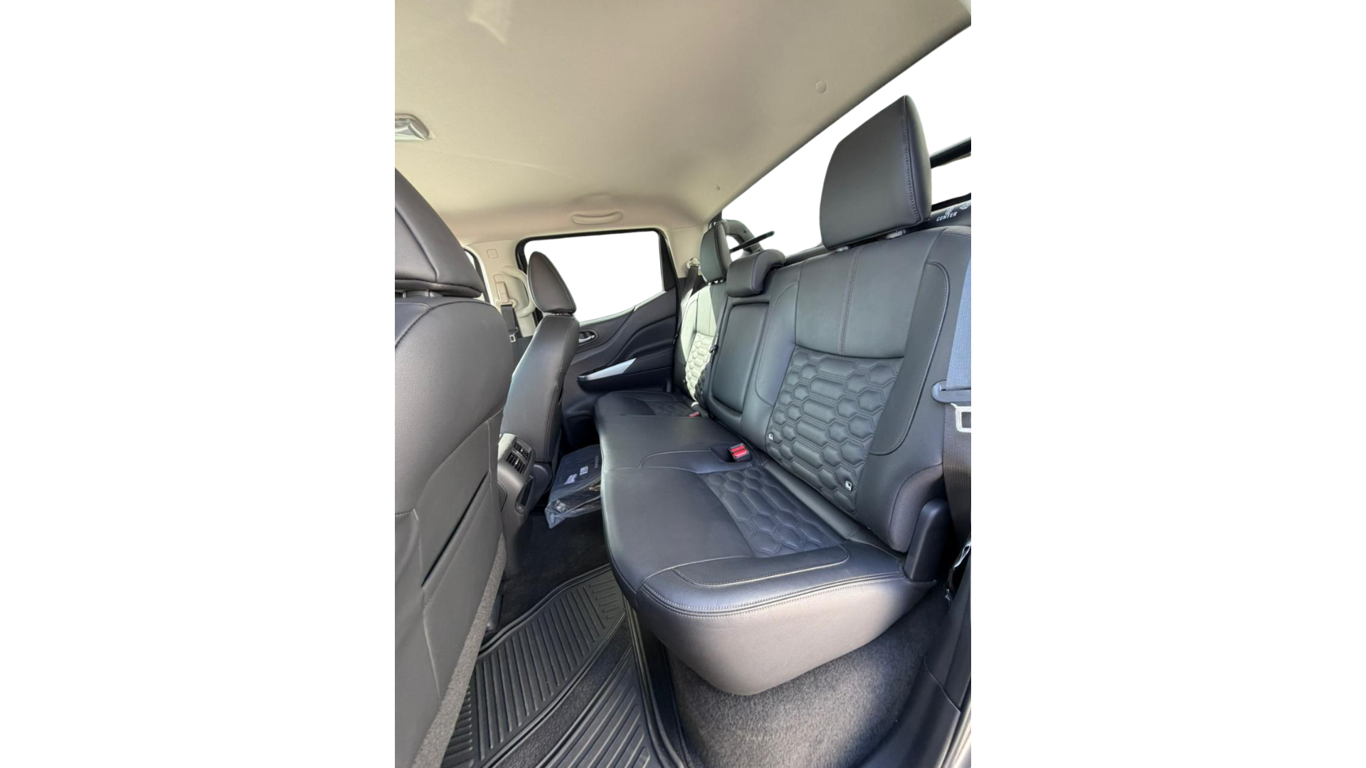 2025 Nissan FRONTIER 4P PLATINUM LE L42.5 AUT