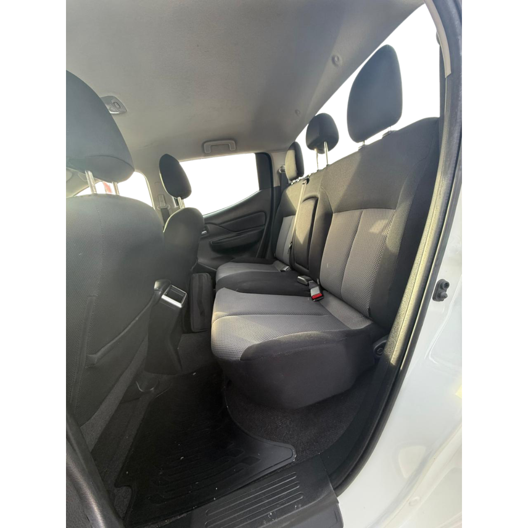 2023 Mitsubishi L200 4 PTS GLX CABINA DOBLE 24TD TM5 4X4