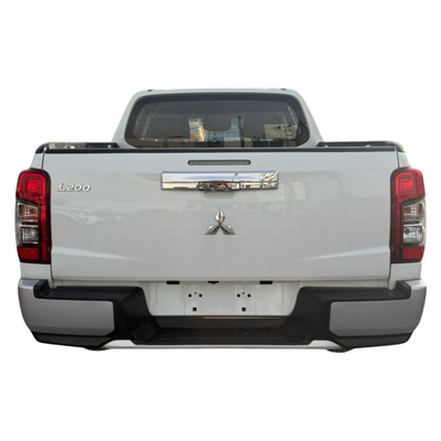 2023 Mitsubishi L200 4 PTS GLX CABINA DOBLE 24TD TM5 4X4