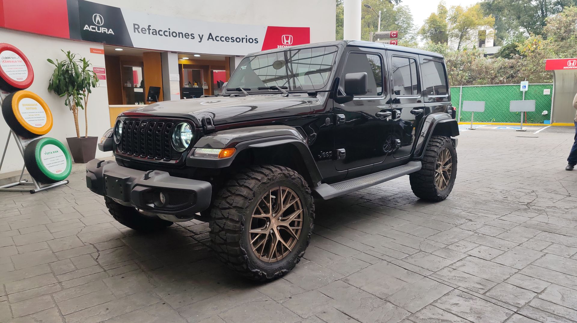2025 Jeep WRANGLER UNLIMITED SAHARA PHEV TURBO 4XE