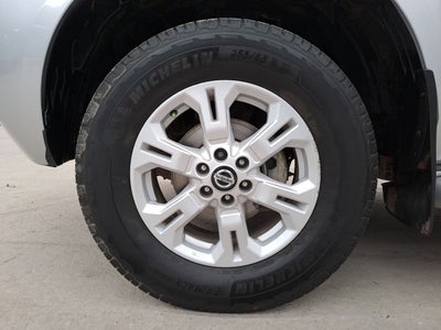 2022 Nissan FRONTIER LE TA 22