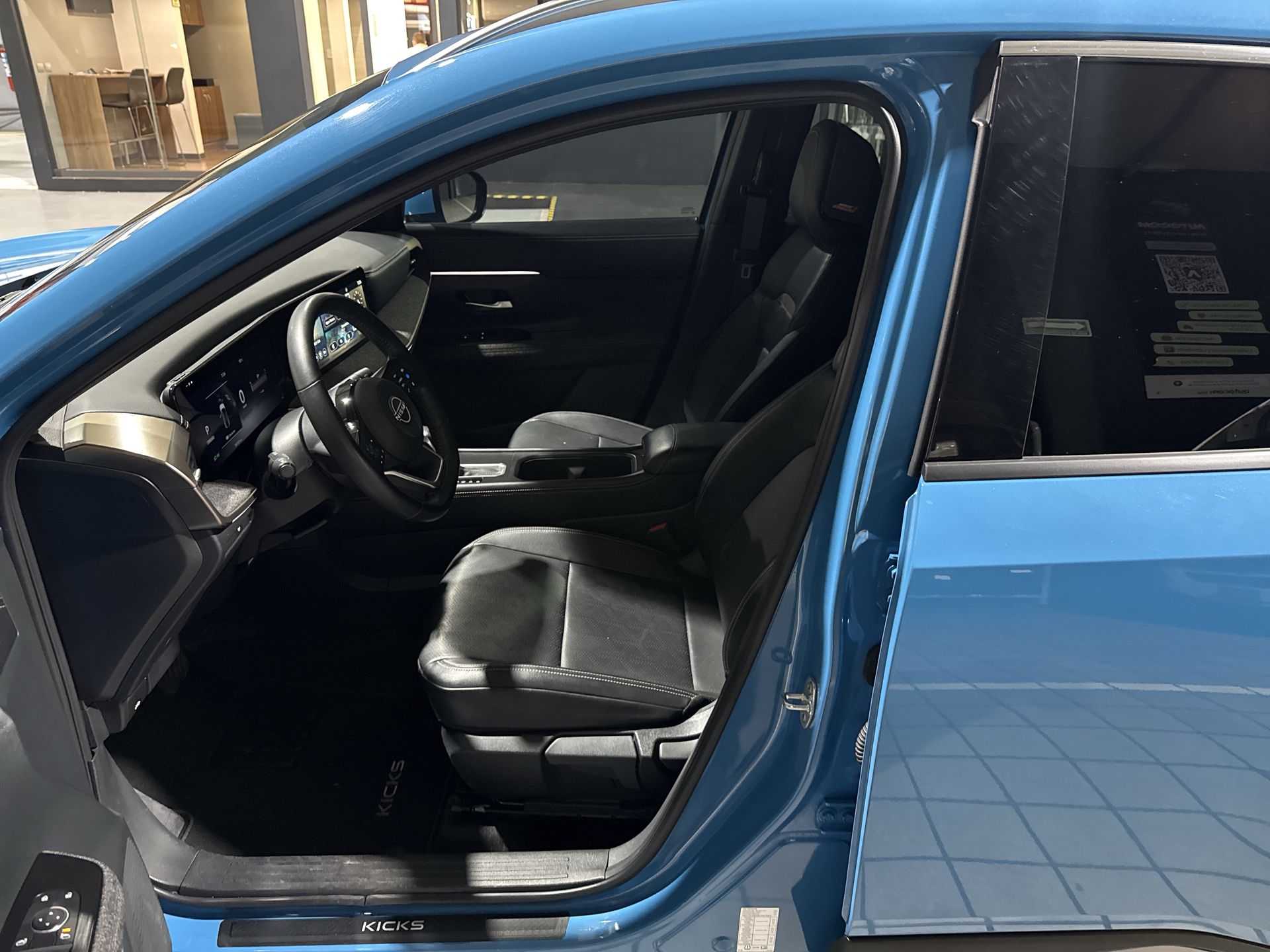 2025 Nissan KICKS KICKS PLATINUM CVT