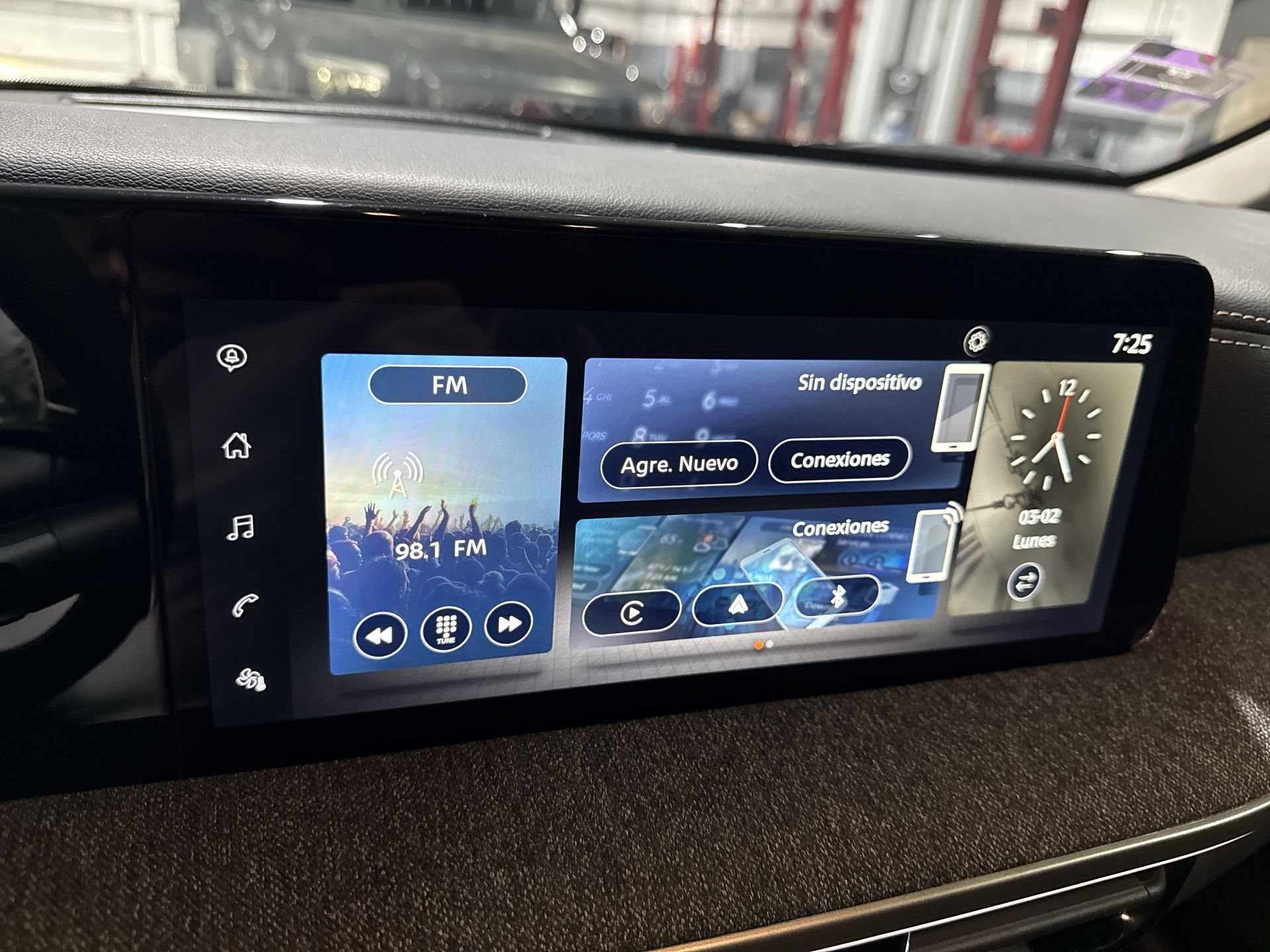 2025 Nissan KICKS KICKS PLATINUM CVT
