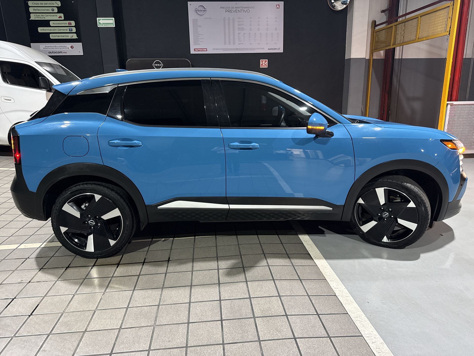 2025 Nissan KICKS KICKS PLATINUM CVT