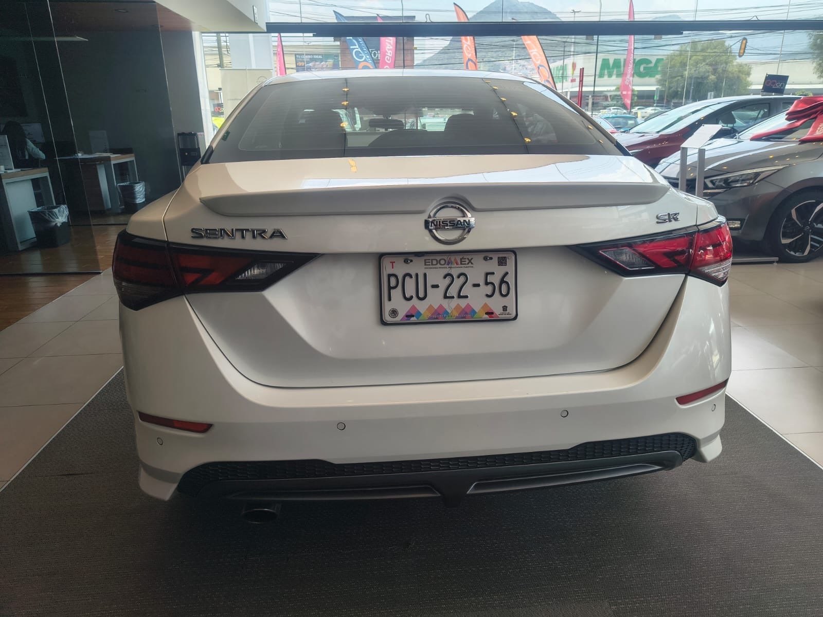 2022 Nissan SENTRA 4 PTS SR CVT AAC ASTOS DEPORTIVOS BOSE QC F LED RA-18