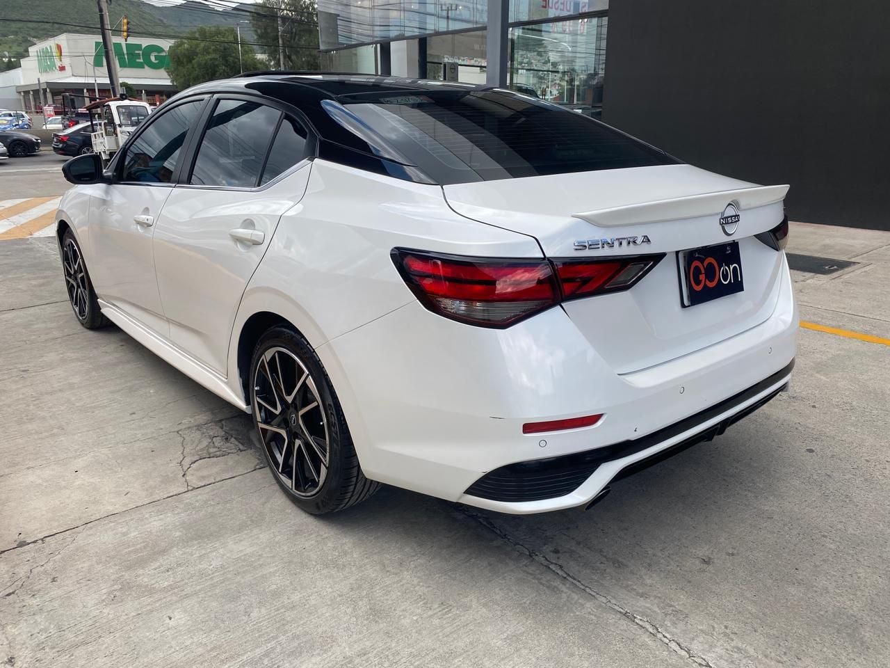 2024 Nissan SENTRA 4P SR BI-TONO L42.0 AUT