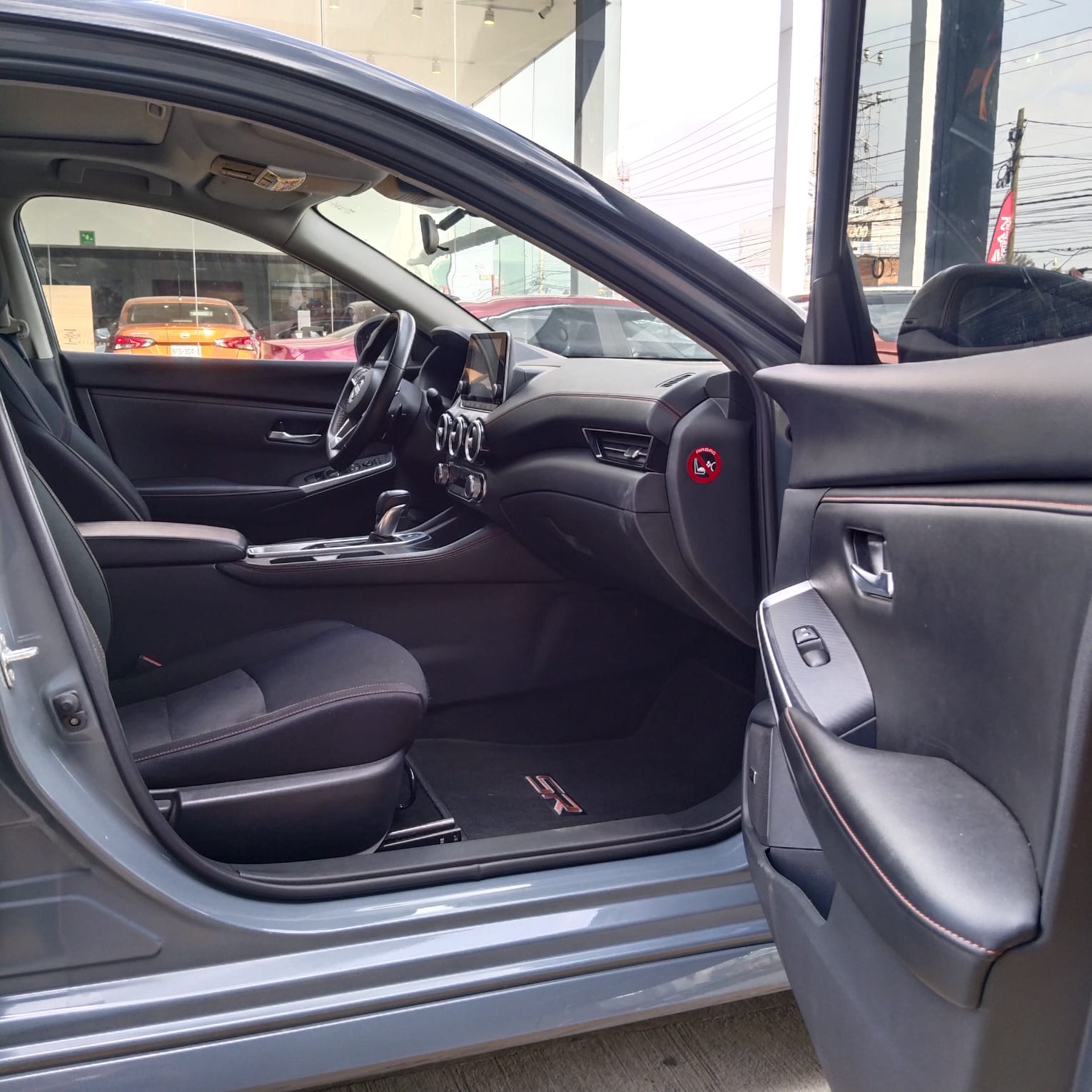 2025 Nissan SENTRA 4P SR PLATINUM BI-TONO L42.0 AUT