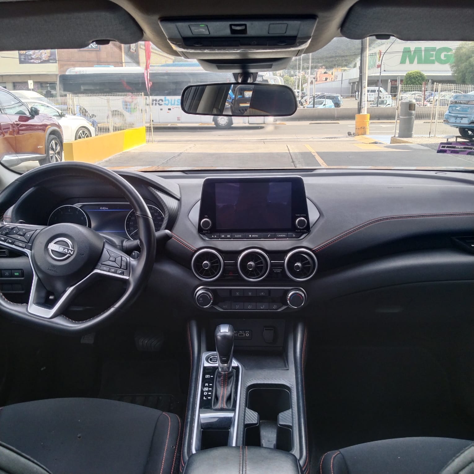 2025 Nissan SENTRA 4P SR PLATINUM BI-TONO L42.0 AUT