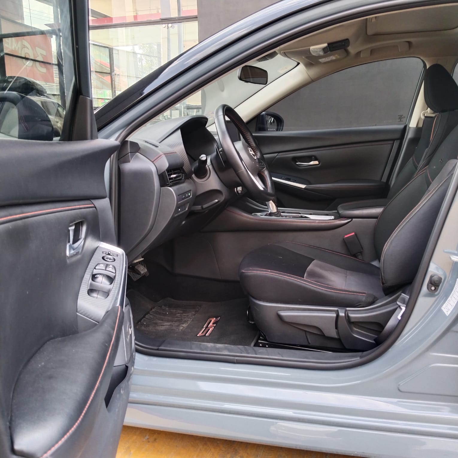 2025 Nissan SENTRA 4P SR PLATINUM BI-TONO L42.0 AUT