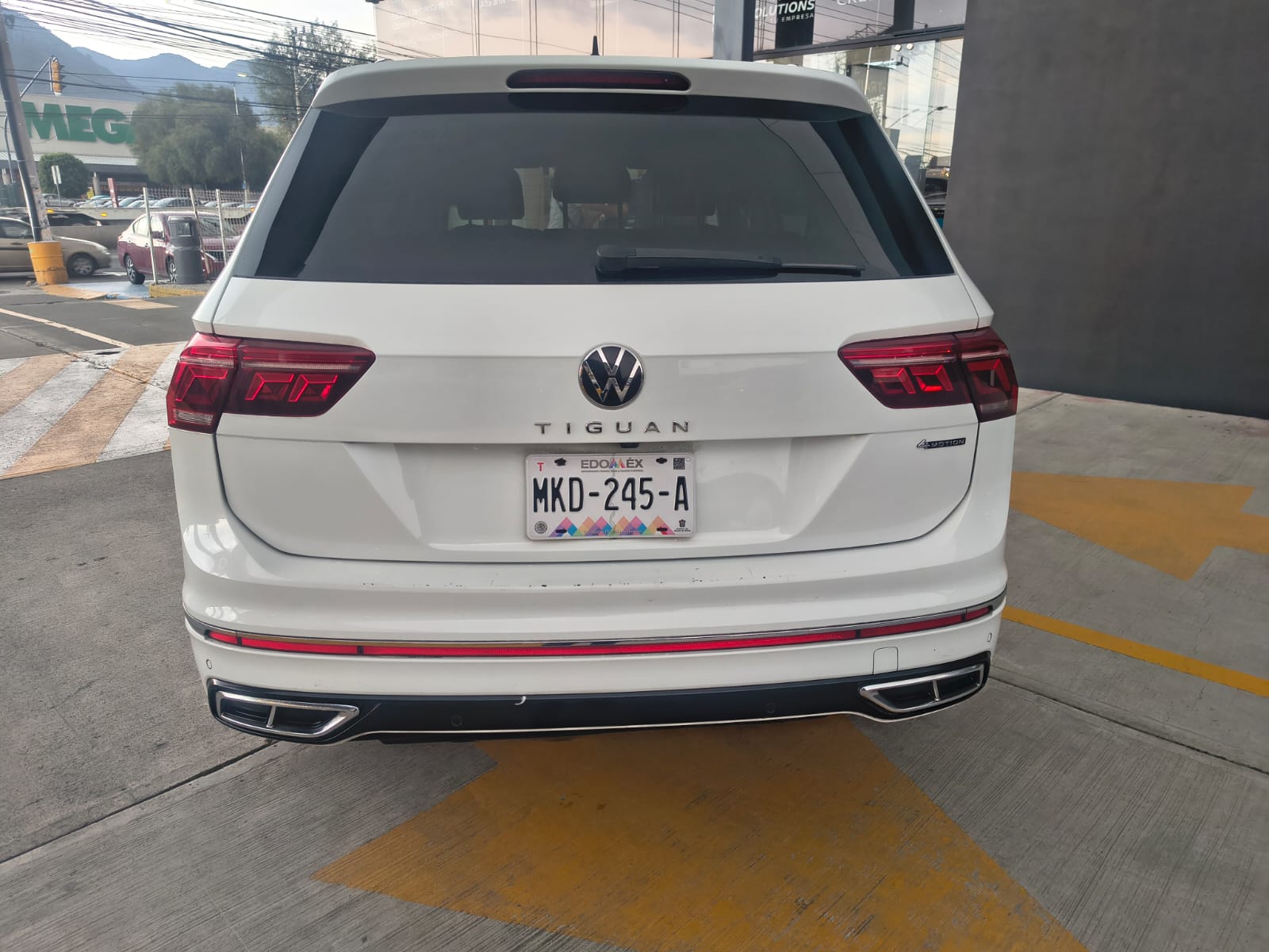 2022 Volkswagen TIGUAN 5 PTS R-LINE 14T DSG PIEL QCP F LED RA-19