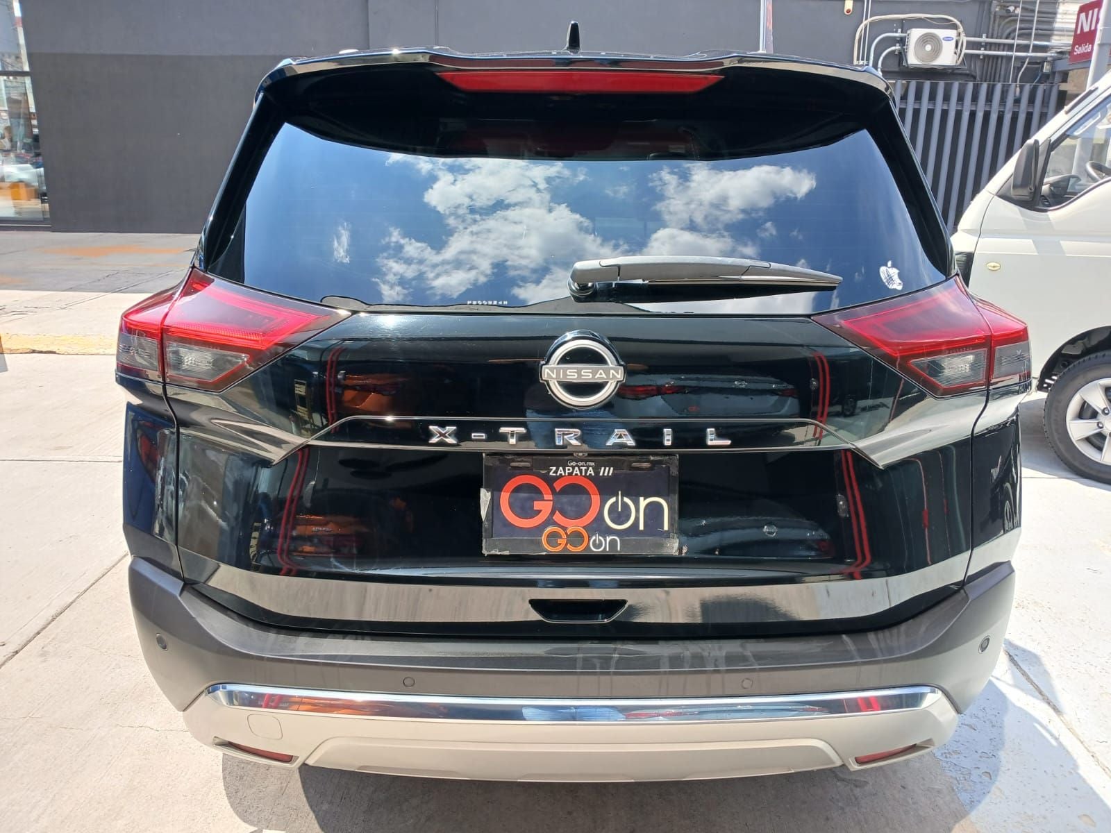2023 Nissan X-TRAIL PLATINUM 2 FILAS