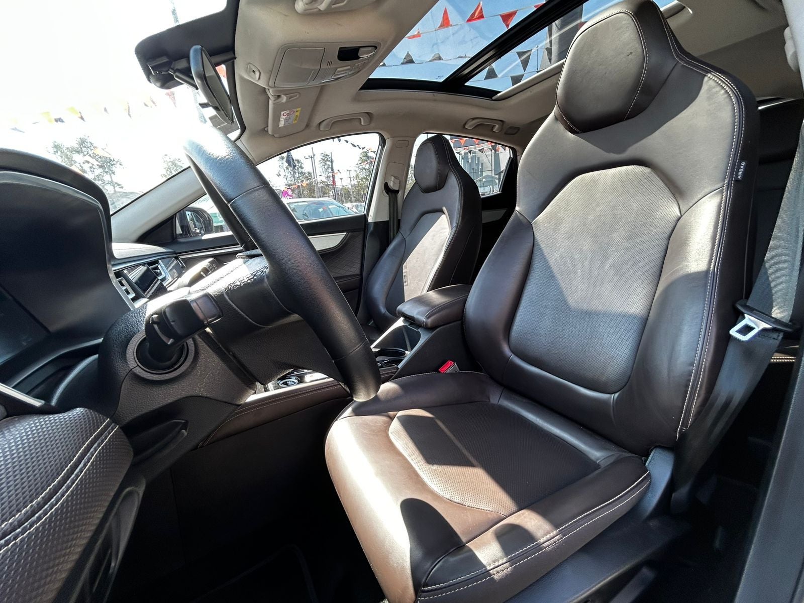 2023 JAC J7 4 PTS LIMITED 15T TA PIEL CAMARA REVERSA TP F LED RA-17