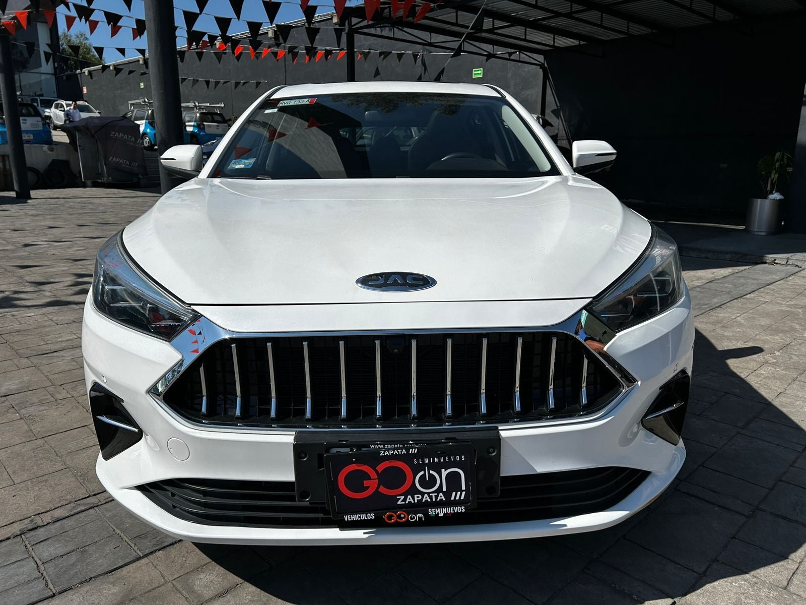 2023 JAC J7 4 PTS LIMITED 15T TA PIEL CAMARA REVERSA TP F LED RA-17