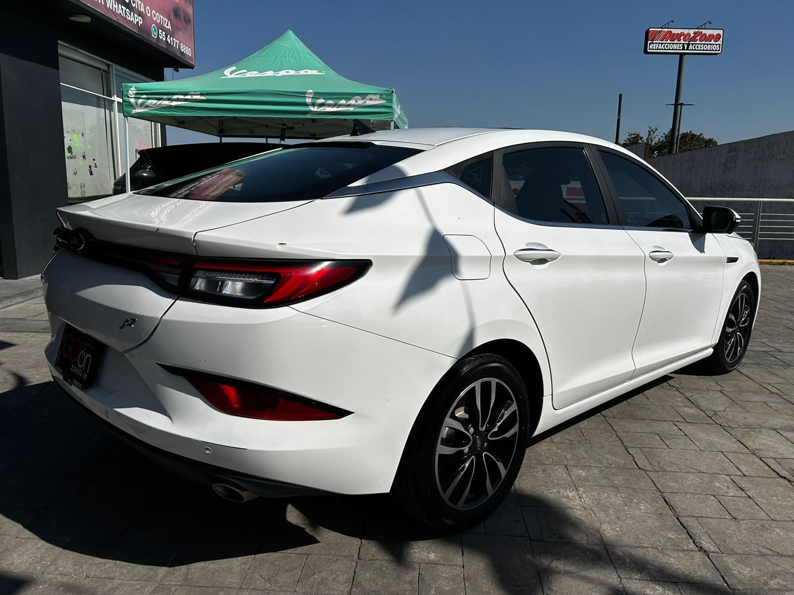 2023 JAC J7 4 PTS LIMITED 15T TA PIEL CAMARA REVERSA TP F LED RA-17