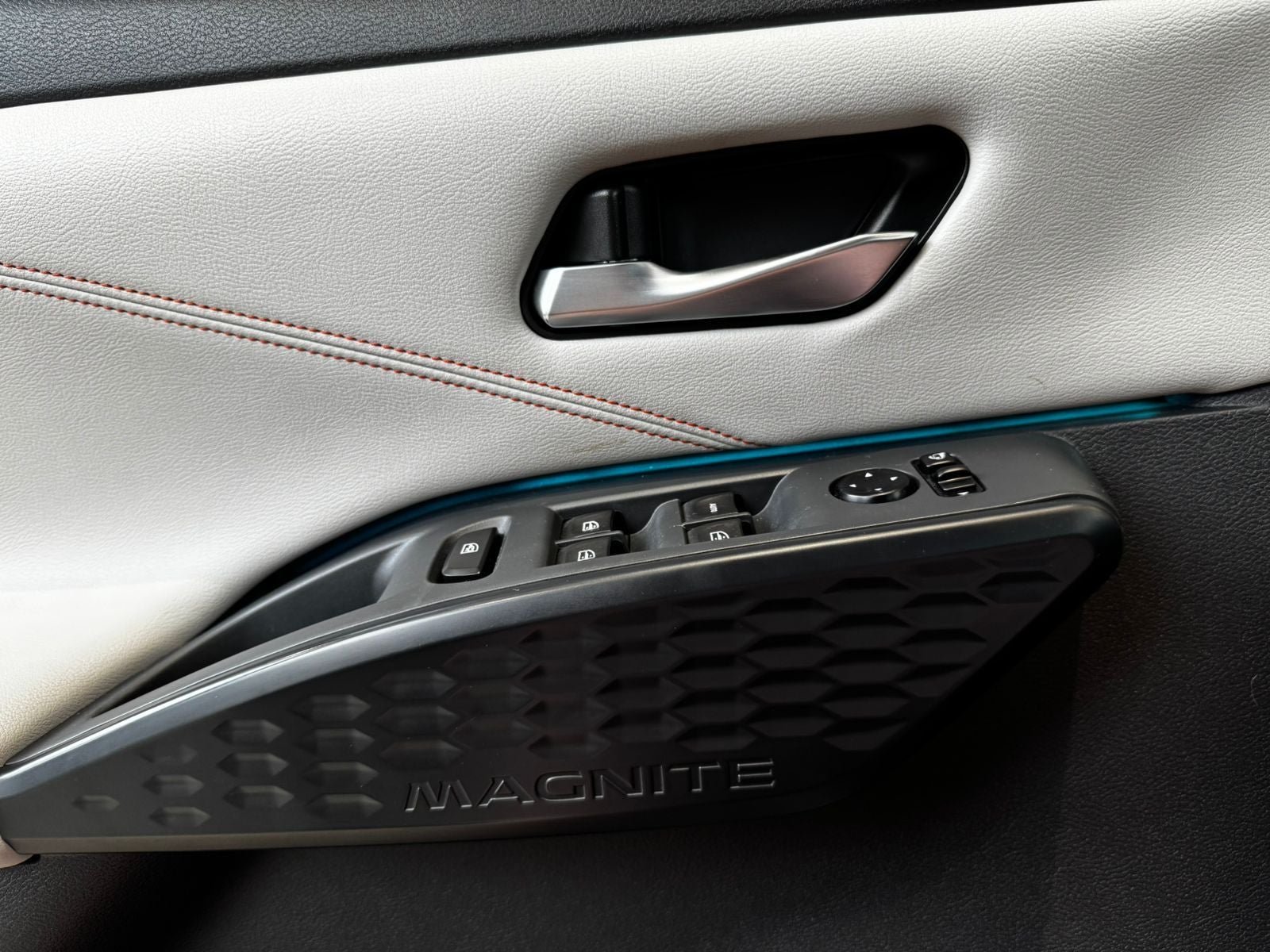 2025 Nissan MAGNITE 5 PUERTAS EXCLUSIVE 1.0 LTS CVT T