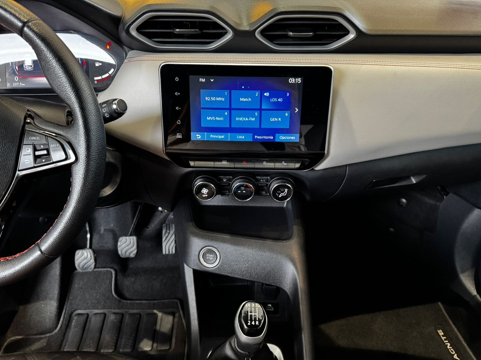 2025 Nissan MAGNITE 5 PUERTAS EXCLUSIVE 1.0 LTS CVT T