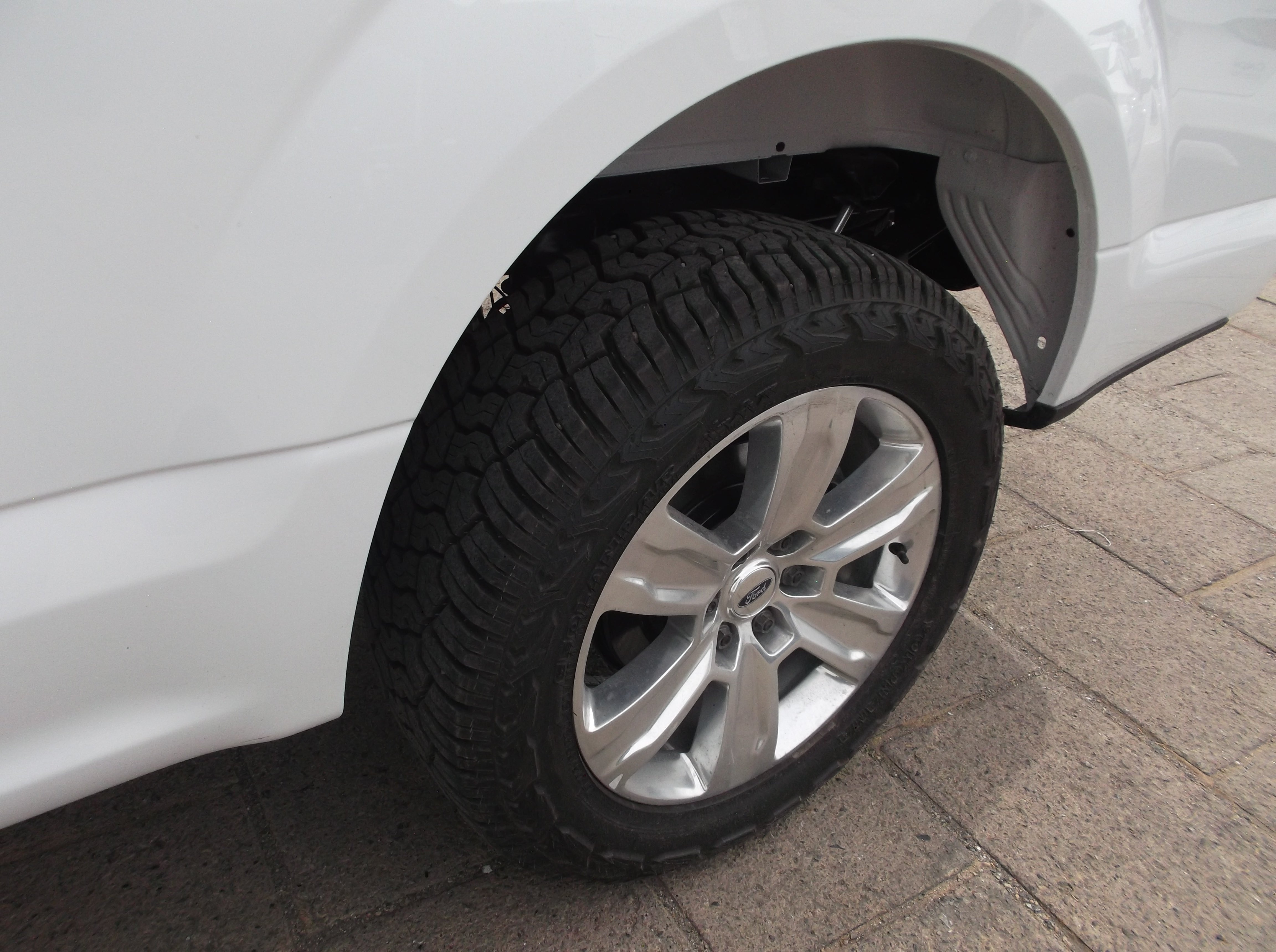 2018 Ford F-150 2 PTS XL CABINA REGULAR V6 TA AAC CD R-17