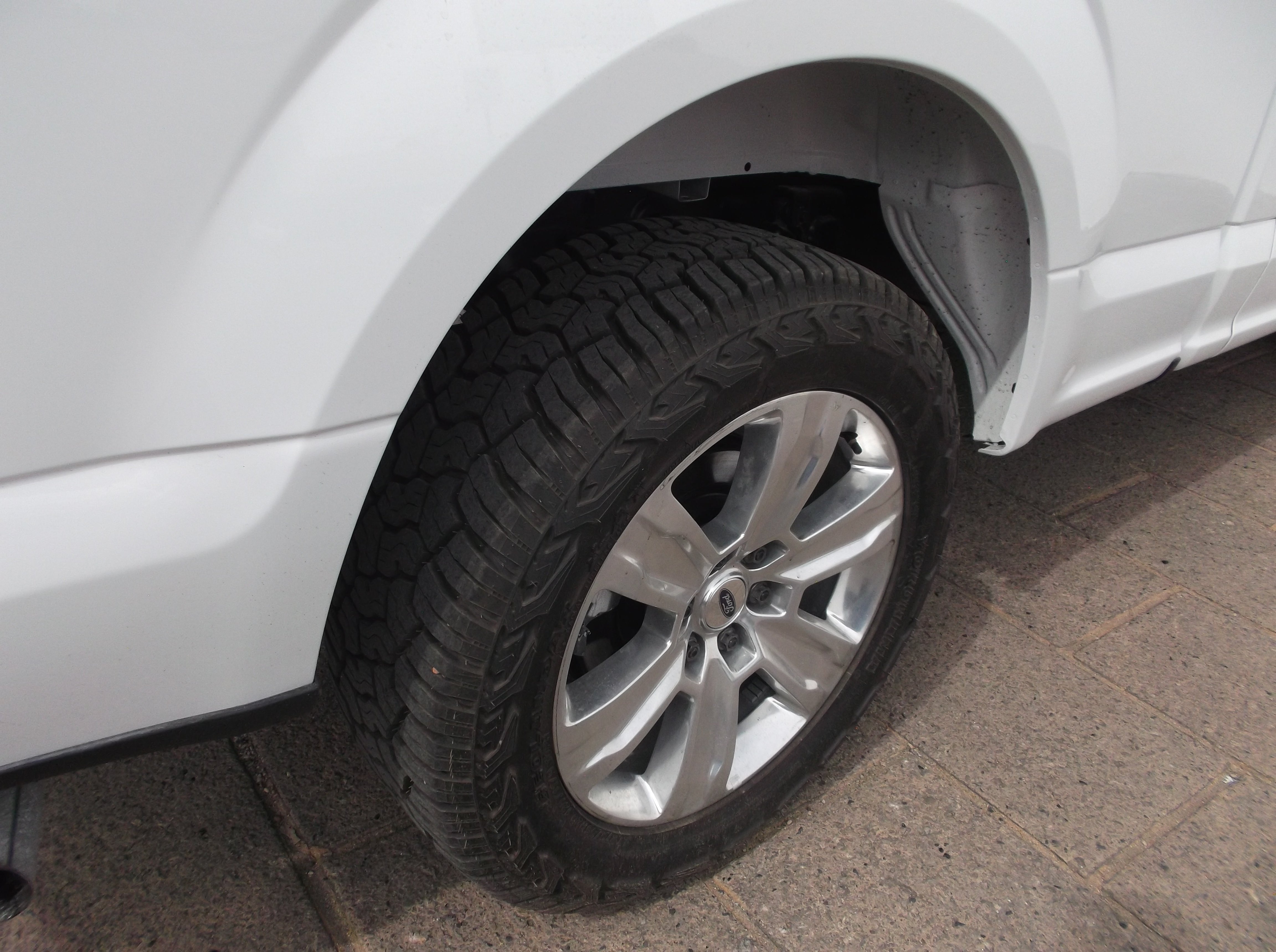 2018 Ford F-150 2 PTS XL CABINA REGULAR V6 TA AAC CD R-17