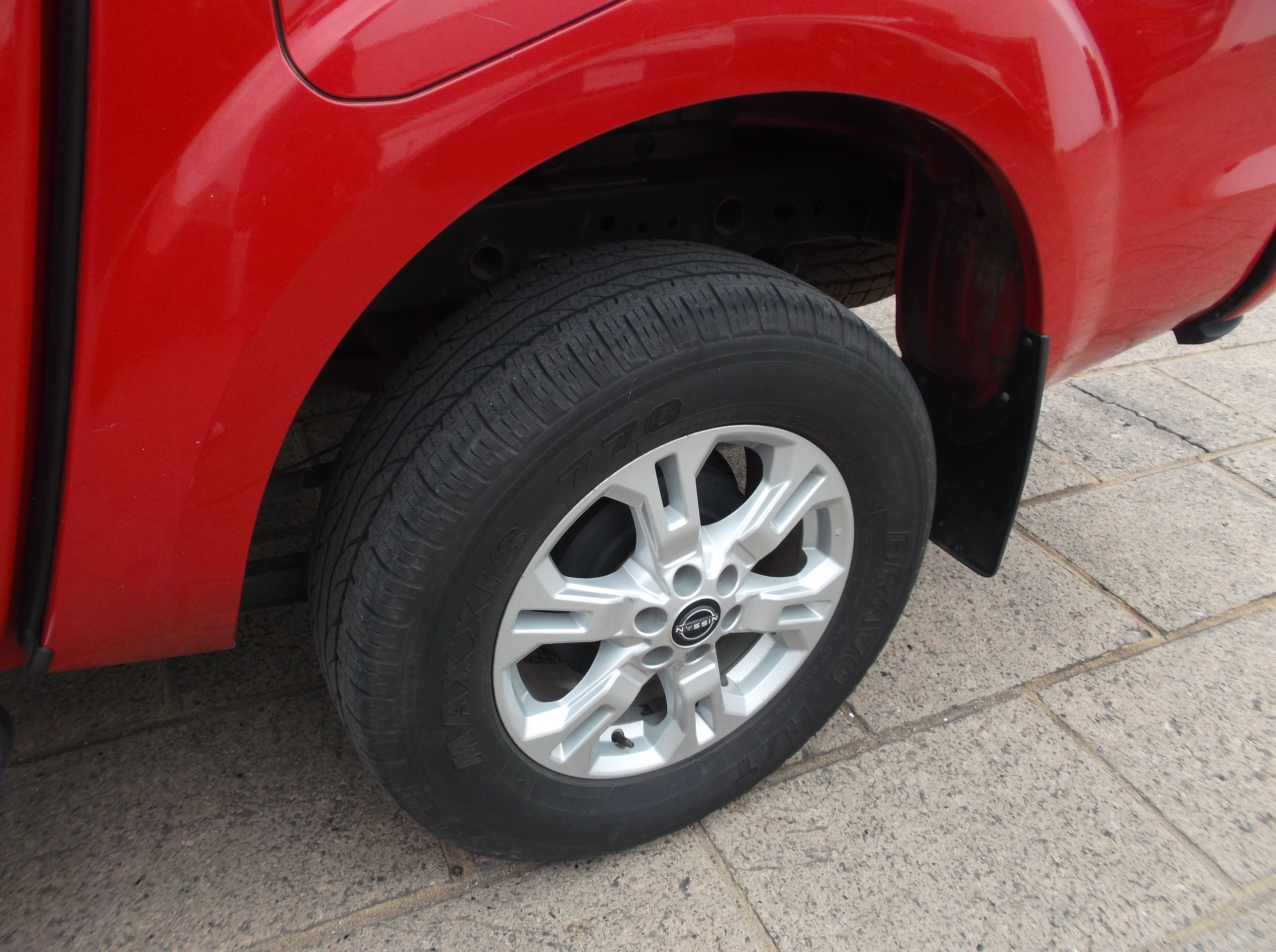 2023 Nissan FRONTIER 4P LE L42.5 AUT