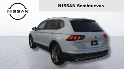 2018 Volkswagen TIGUAN 5 PTS HIGHLINE 20T DSG PIEL F LED RA-19 4X4