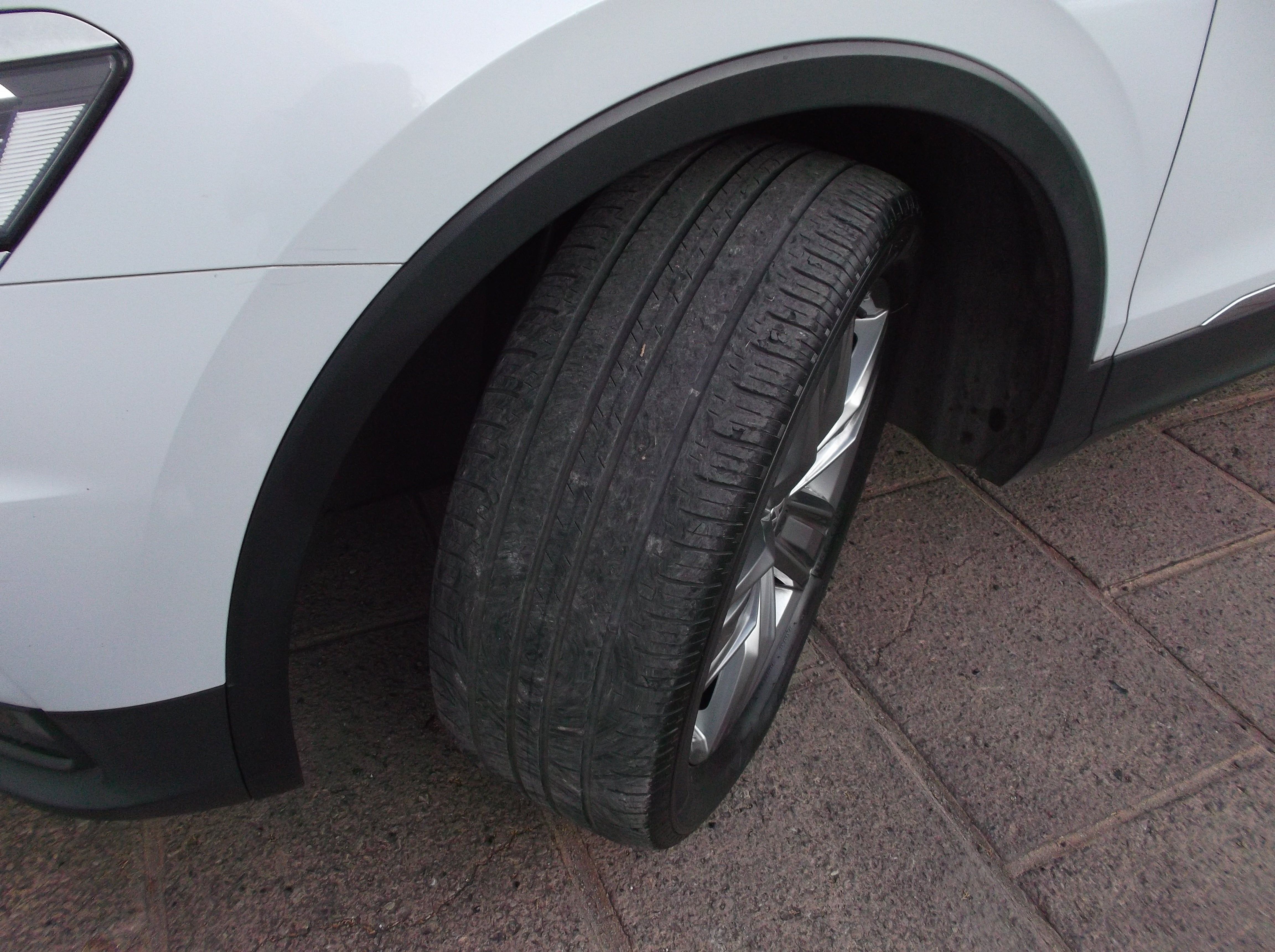 2018 Volkswagen TIGUAN 5 PTS HIGHLINE 20T DSG PIEL F LED RA-19 4X4