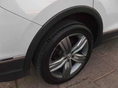 2018 Volkswagen TIGUAN 5 PTS HIGHLINE 20T DSG PIEL F LED RA-19 4X4