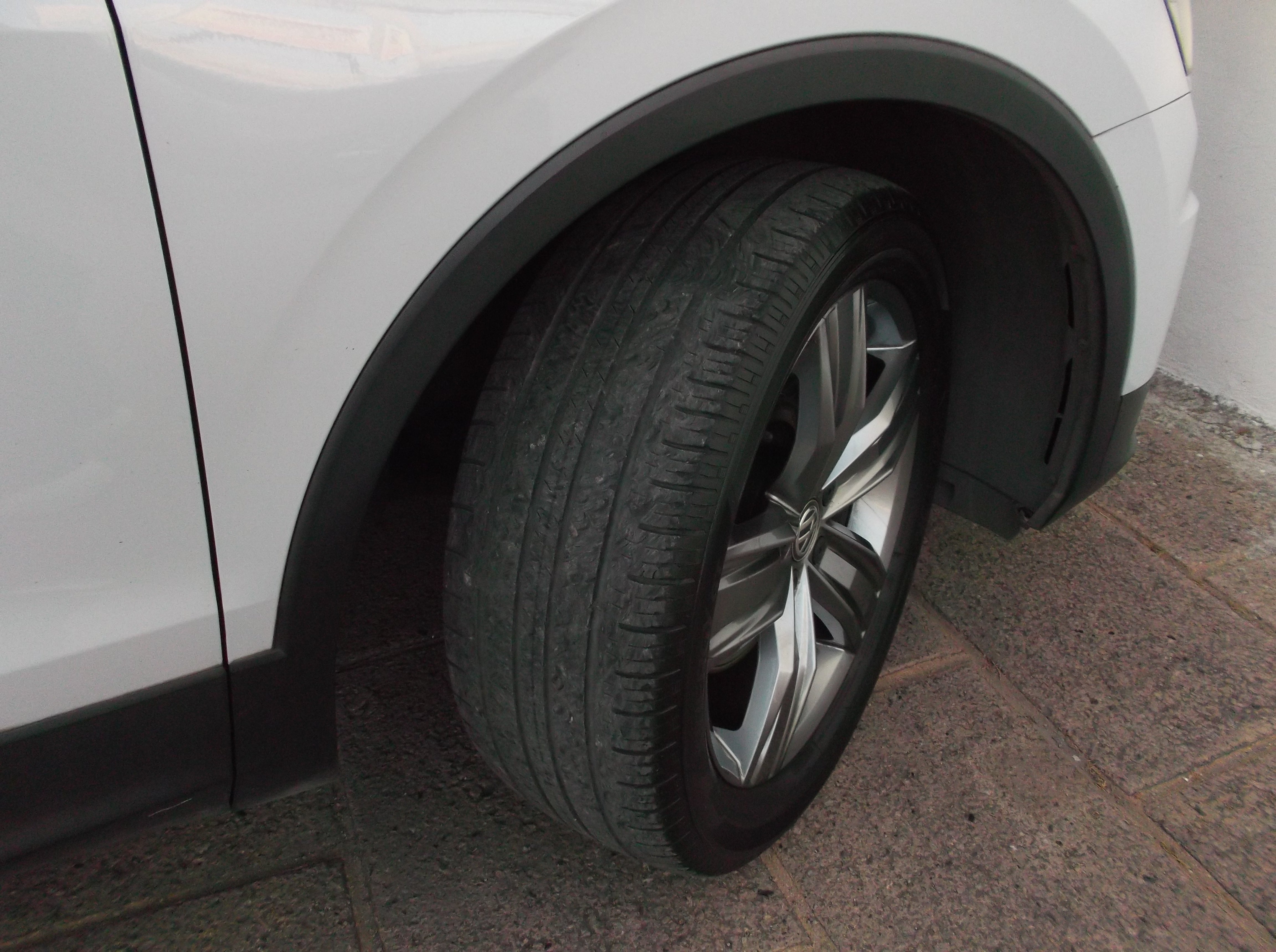 2018 Volkswagen TIGUAN 5 PTS HIGHLINE 20T DSG PIEL F LED RA-19 4X4